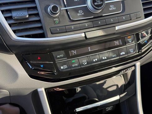 Used 2017 Honda Accord LX image 28