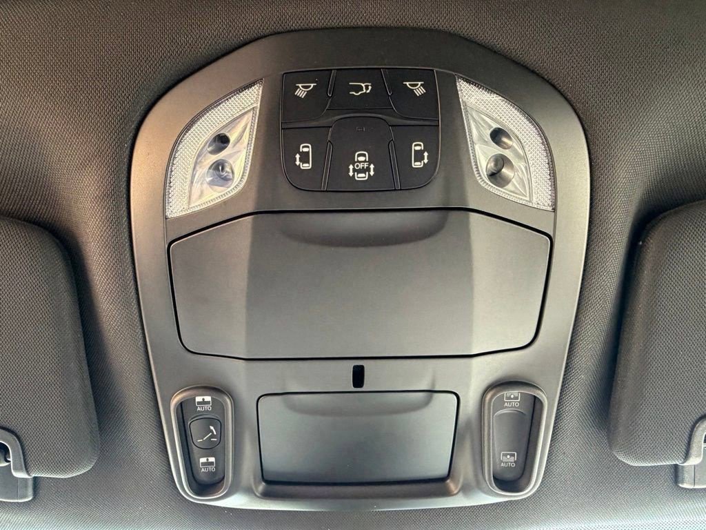 New 2026 Chrysler Pacifica Select FWD image 28