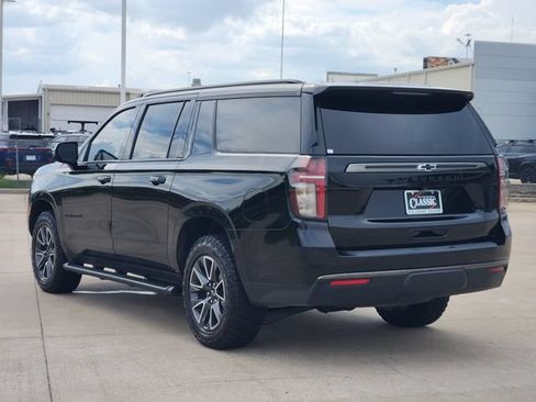 Used 2022 Chevrolet Suburban Z71 w/ Luxury Package AWD/4WD image 5
