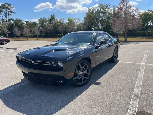 Used 2018 Dodge Challenger SXT Plus image 2