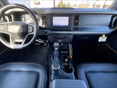 Used 2023 Ford Bronco Badlands image 14