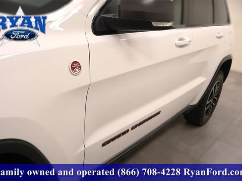 Used 2021 Jeep Grand Cherokee Trailhawk w/ Trailhawk Luxury Group image 32