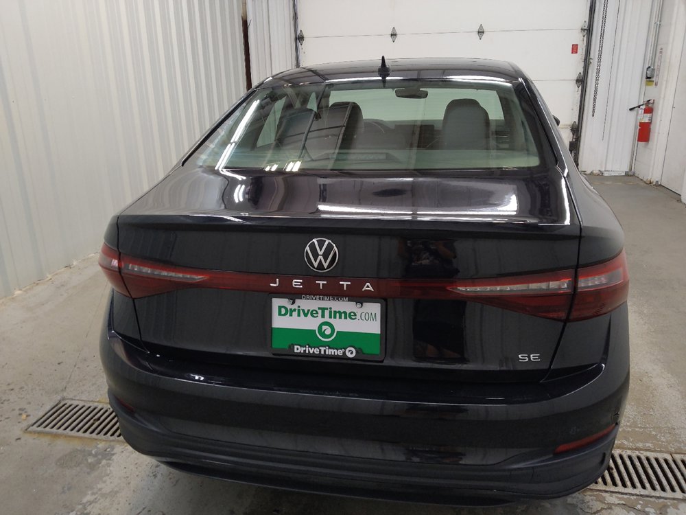 Used 2025 Volkswagen Jetta SE FWD image 7