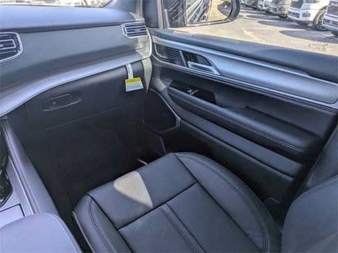 New 2026 Jeep Grand Wagoneer Limited image 18