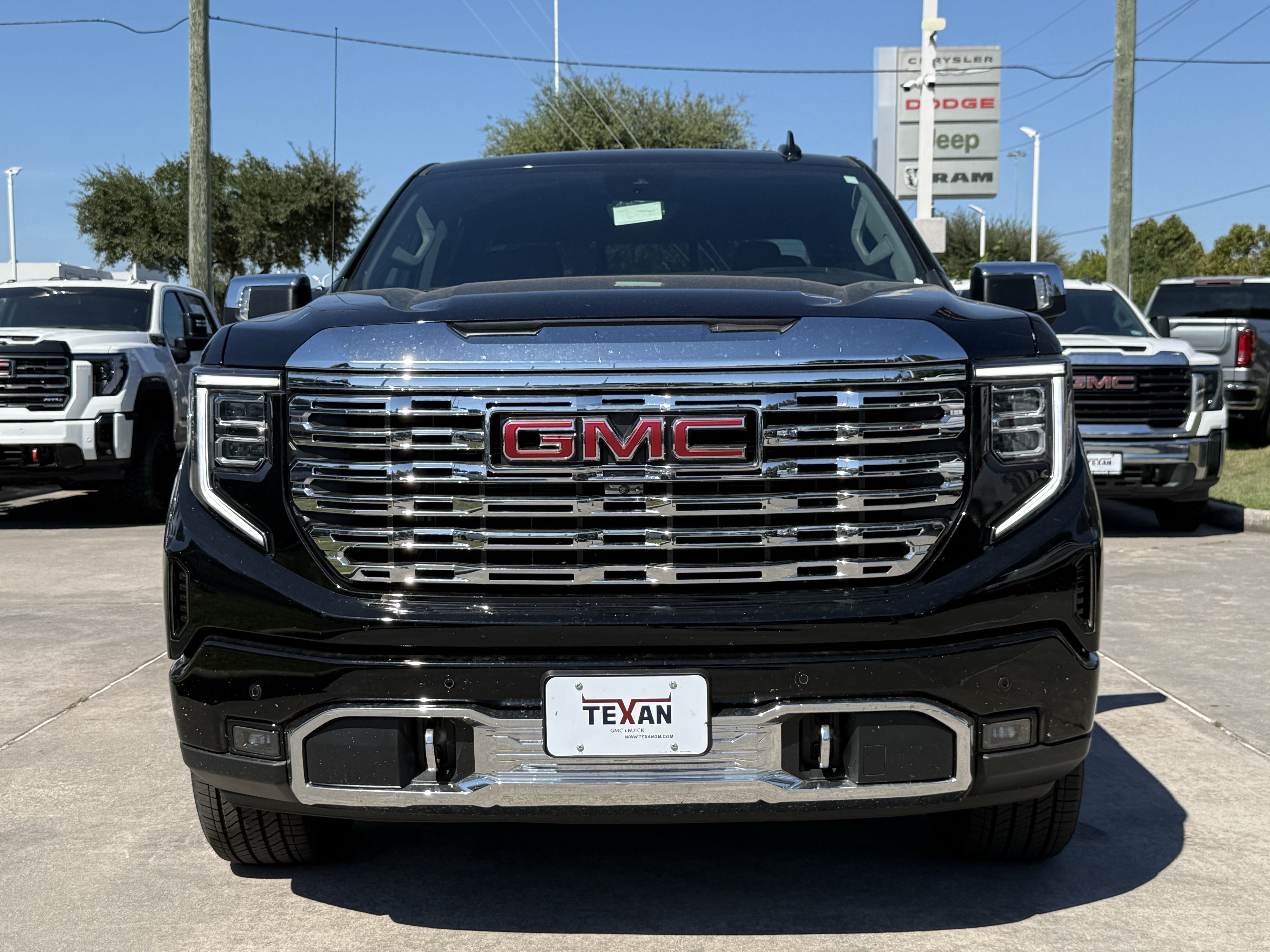 Used 2026 GMC Sierra 1500 Denali w/ Denali Reserve Package AWD/4WD image 7
