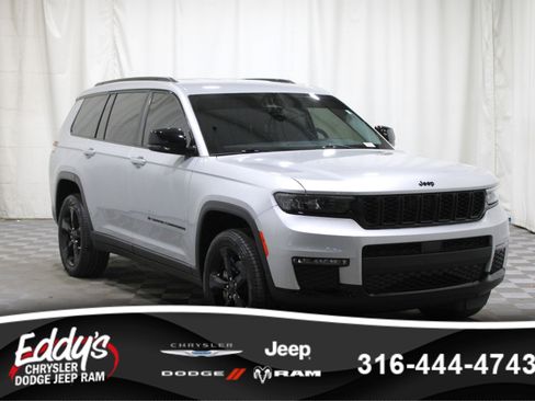 Used 2024 Jeep Grand Cherokee L Limited w/ Black Appearance Package AWD/4WD image 1