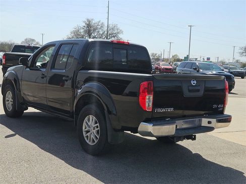 Used 2019 Nissan Frontier SV image 6