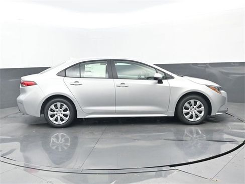 New 2026 Toyota Corolla LE image 2