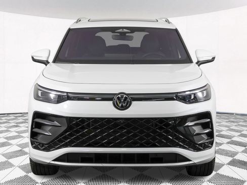 Used 2025 Volkswagen Tiguan SEL R-Line AWD/4WD image 13