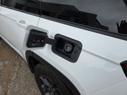 Used 2024 Jeep Grand Cherokee Trailhawk w/ Luxury Tech Group III image 23