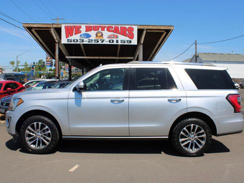 Used 2018 Ford Expedition Limited AWD/4WD image 3