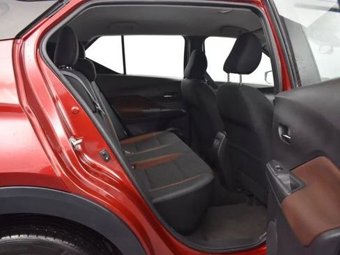 Used 2023 Nissan Kicks SR image 18