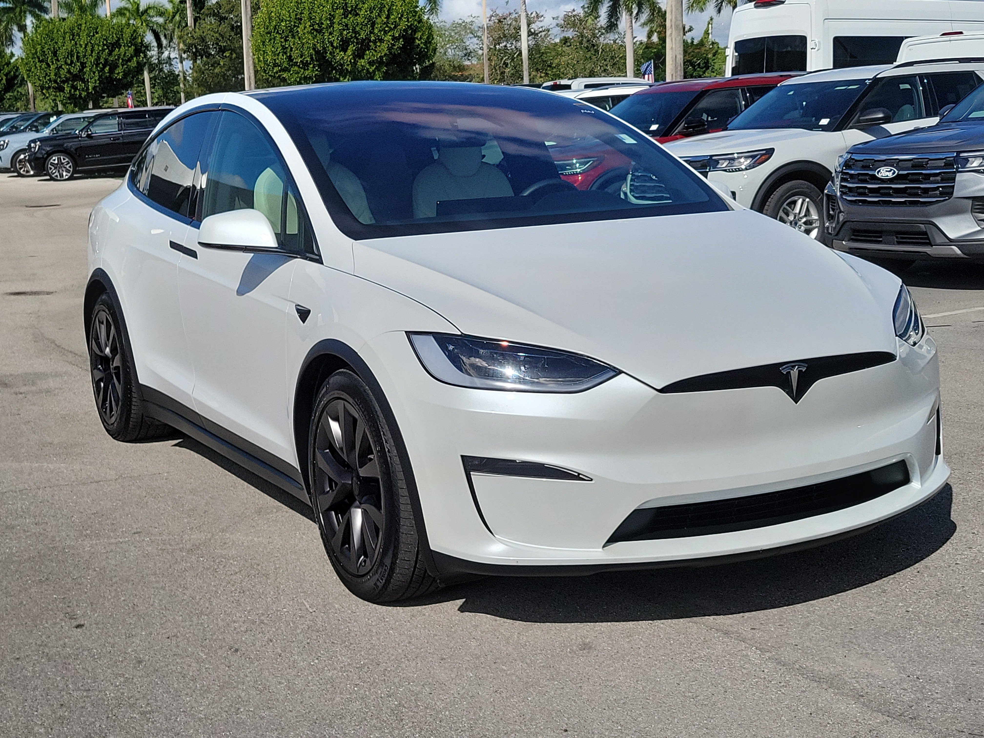 Used 2024 Tesla Model X AWD/4WD image 3