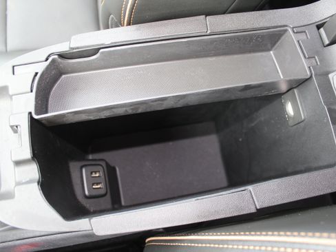 Used 2024 GMC Terrain AT4 image 40