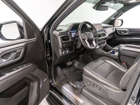 Used 2021 GMC Yukon XL SLT w/ SLT Premium Package AWD/4WD image 12
