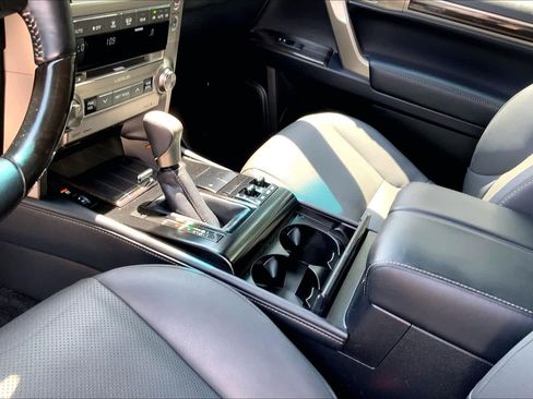 Used 2021 Lexus GX 460 Premium w/ Premium Package AWD/4WD image 16