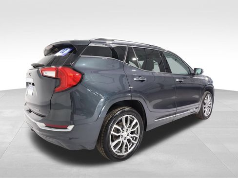 Used 2022 GMC Terrain Denali w/ Denali Premium Package AWD/4WD image 4