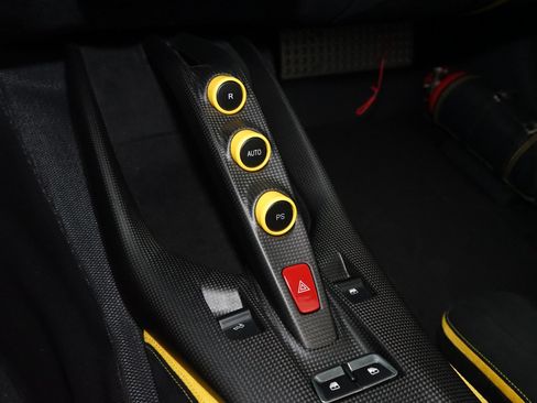 Used 2022 Ferrari 812 GTS RWD image 22