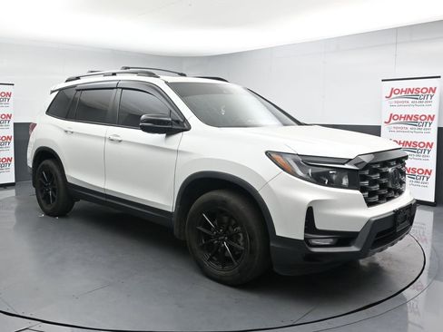 Used 2022 Honda Passport TrailSport image 2