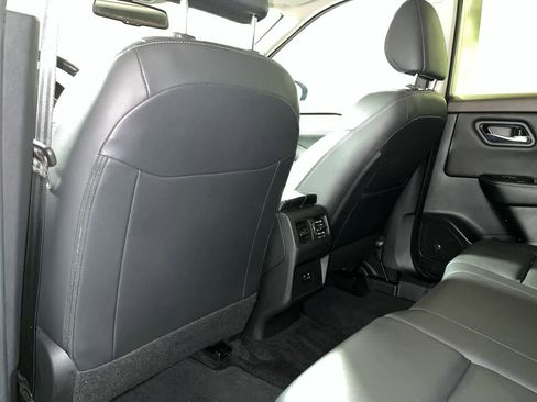 Used 2023 Nissan Rogue SL image 25