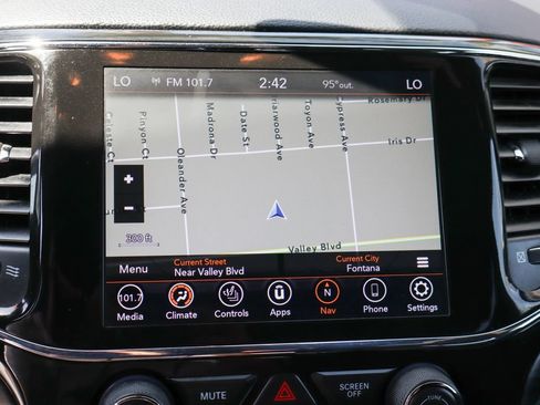 Used 2021 Jeep Grand Cherokee Laredo X RWD image 34