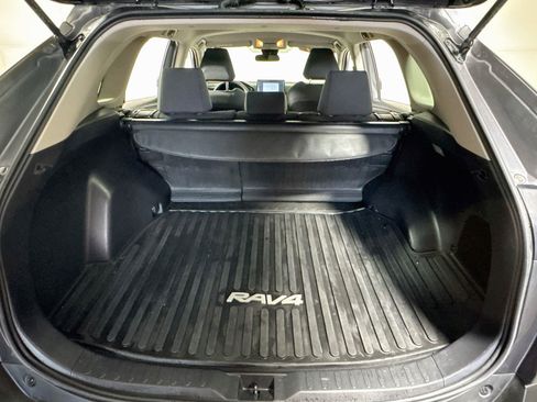 Used 2021 Toyota RAV4 LE AWD/4WD image 23