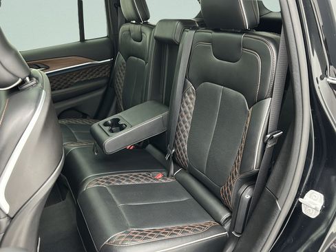 Used 2023 Jeep Grand Cherokee Summit AWD/4WD image 10