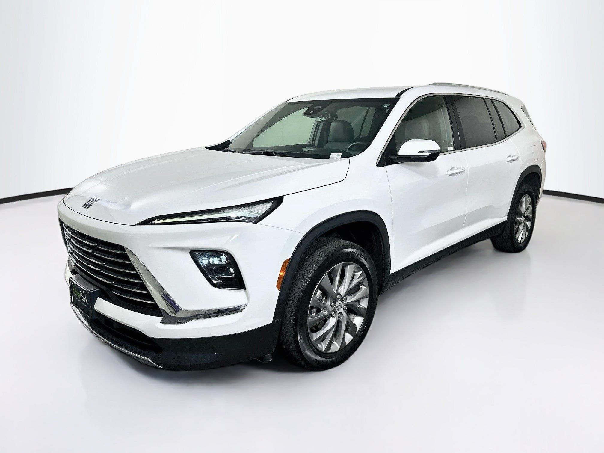 Used 2025 Buick Enclave Preferred FWD image 3