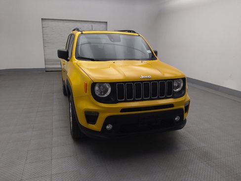 Used 2023 Jeep Renegade Latitude w/ Sun & Fun Group image 14
