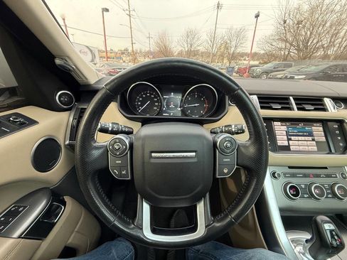 Used 2016 Land Rover Range Rover Sport SE image 12