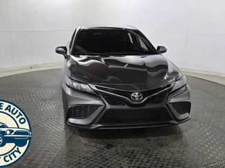 Used 2021 Toyota Camry SE FWD video 2