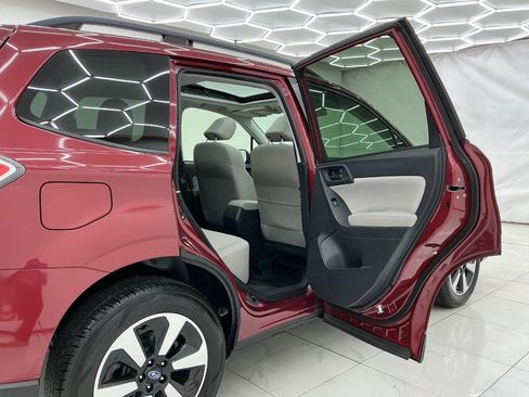 Used 2017 Subaru Forester 2.5i Premium w/ All-Weather Package AWD/4WD image 23