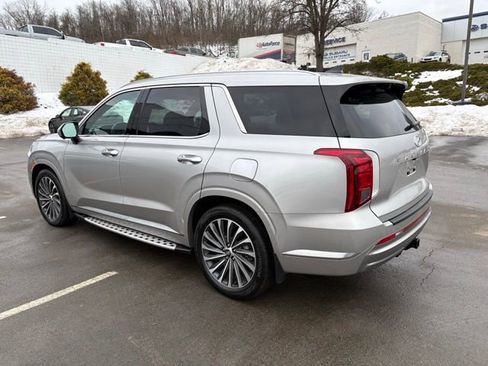 Used 2025 Hyundai Palisade Calligraphy image 3