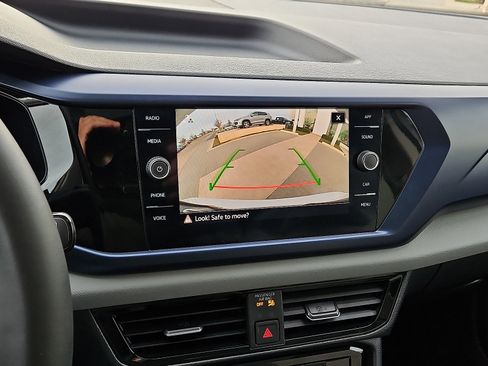 Certified 2023 Volkswagen Taos SE image 16