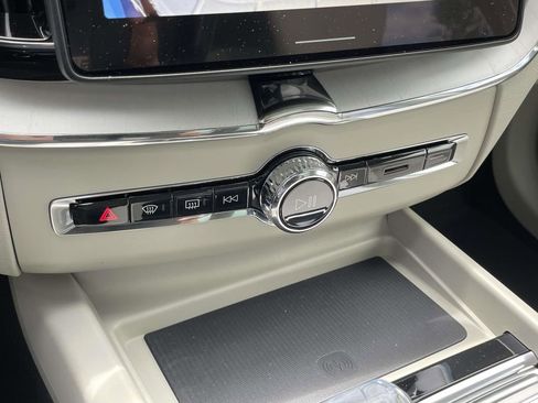 New 2026 Volvo XC60 B5 Ultra w/ Protection Package Premier AWD/4WD image 19