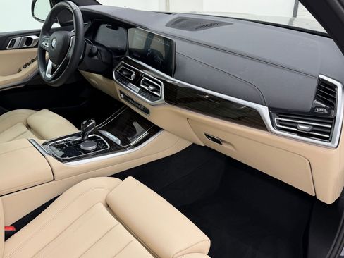 Used 2021 BMW X5 xDrive40i w/ Premium Package image 30