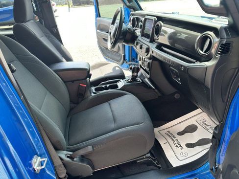 Used 2022 Jeep Wrangler Unlimited Sport AWD/4WD image 19