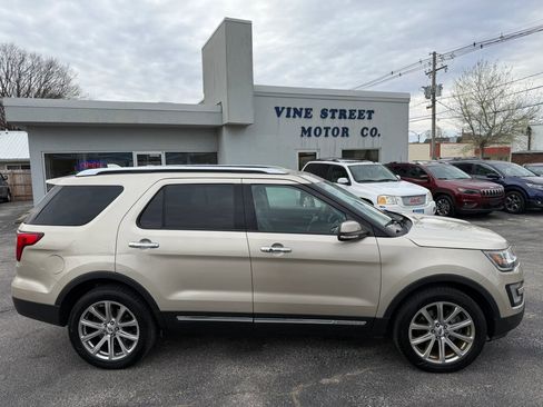 Used 2017 Ford Explorer Limited AWD/4WD image 4