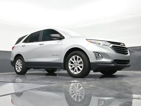Used 2020 Chevrolet Equinox LS image 26