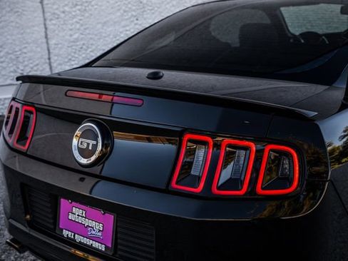 Used 2013 Ford Mustang GT Premium image 28