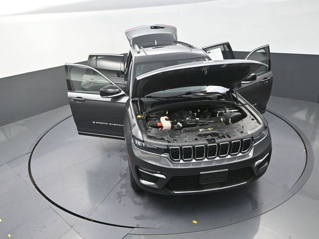 Used 2024 Jeep Grand Cherokee Limited AWD/4WD image 32