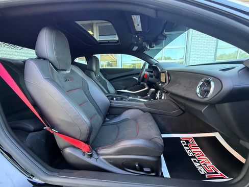 Used 2019 Chevrolet Camaro ZL1 RWD image 36