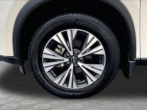 Used 2023 Nissan Rogue SV FWD image 11