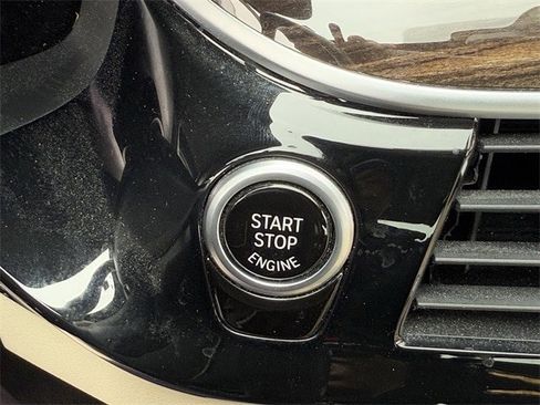 Used 2023 BMW 530e image 23