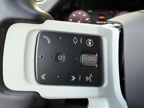 Used 2024 Land Rover Defender 110 X-Dynamic SE AWD/4WD image 17