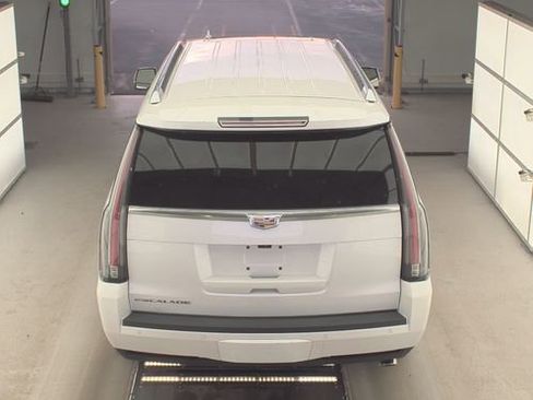 Used 2017 Cadillac Escalade ESV Platinum image 5