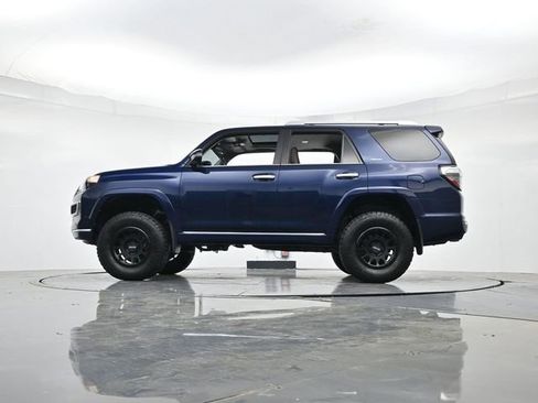 Used 2019 Toyota 4Runner Limited AWD/4WD image 38