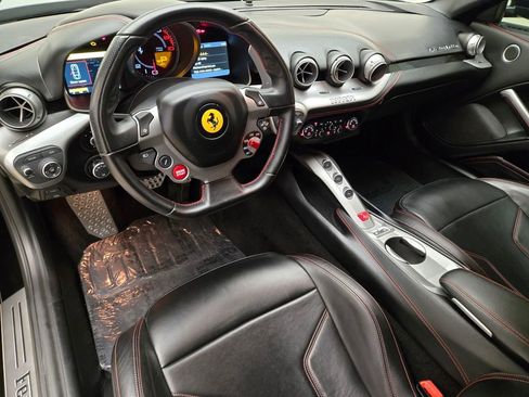 Used 2015 Ferrari F12 Berlinetta image 9