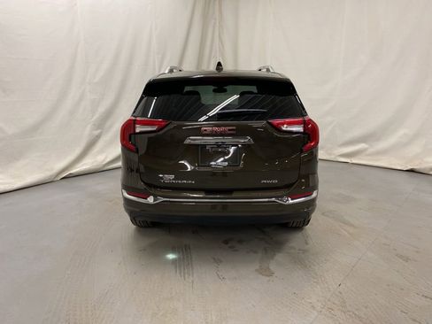 Used 2024 GMC Terrain Denali w/ Denali Premium Package image 7
