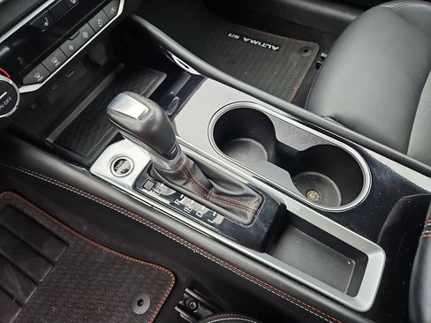 Used 2025 Nissan Altima 2.5 SR w/ SR Premium Package image 10